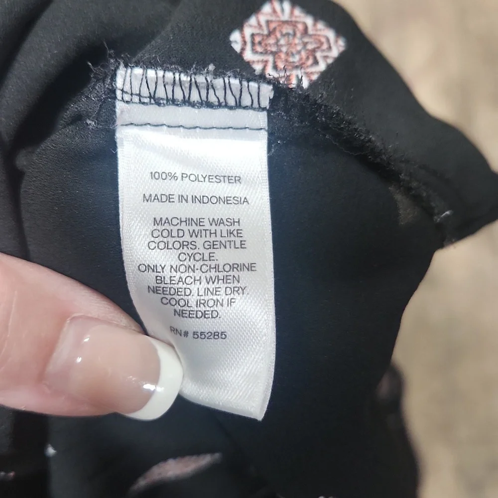 EXPRESS Sleeveless button-down top - Picture 8 of 10